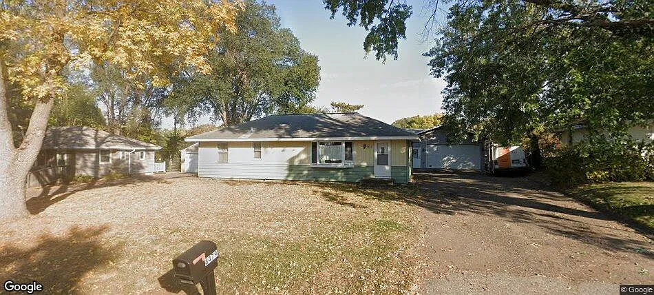 2 bed, 1056 sqft, $2,100 — Photo 2