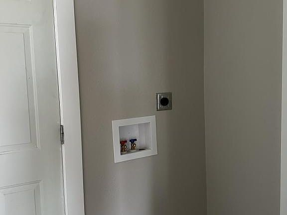 5th image of 1613 Harry St