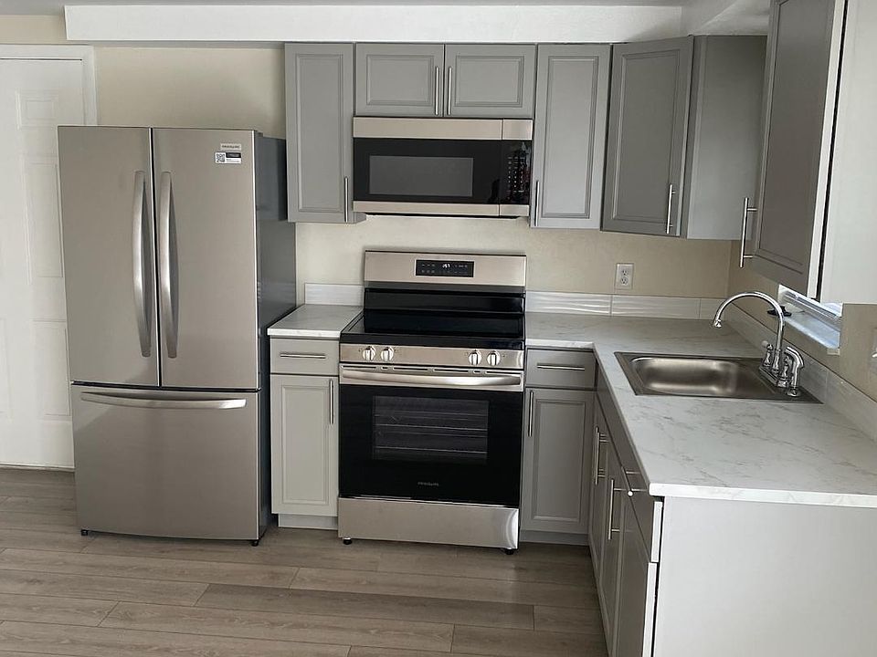 *Discount Rent = $1050/mo! Save $100 for early payment by 25th of month! Brand new appliances! French door refrigerator, glass top range, over-range microwave. All new cabinets, sink, and beautiful Luxury Vinyl Plank flooring throughout.