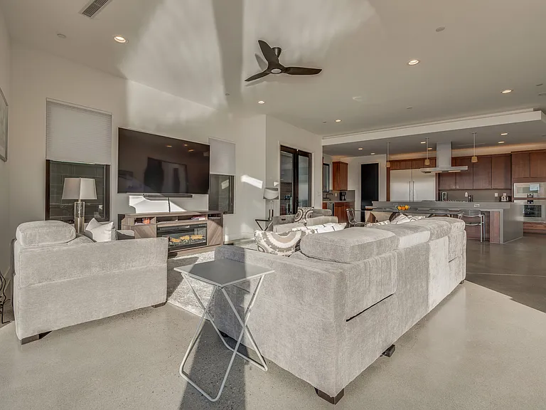 2184 Skyline Heights Ln — Photo 18