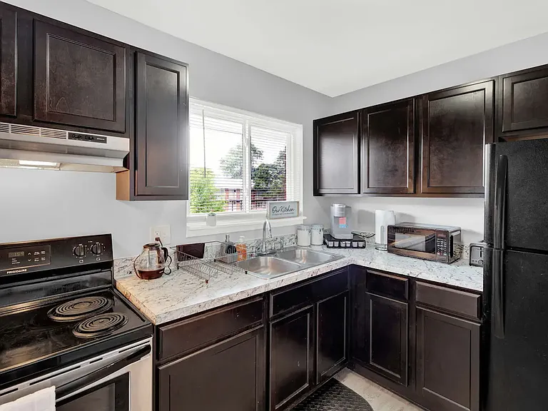 Ava Sterling Apartments — Photo 22