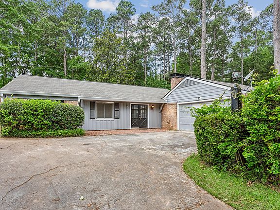 2nd image of 2594 Leafmore Dr SE