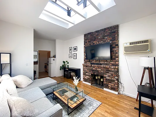 Rented by Compass | media 22