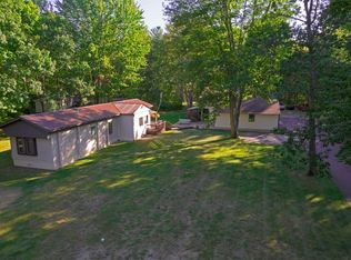 6195 Aarwood Rd NW, Rapid City, MI 49676