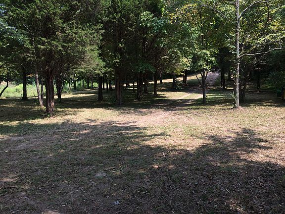 4th image of 637 Emory Dr