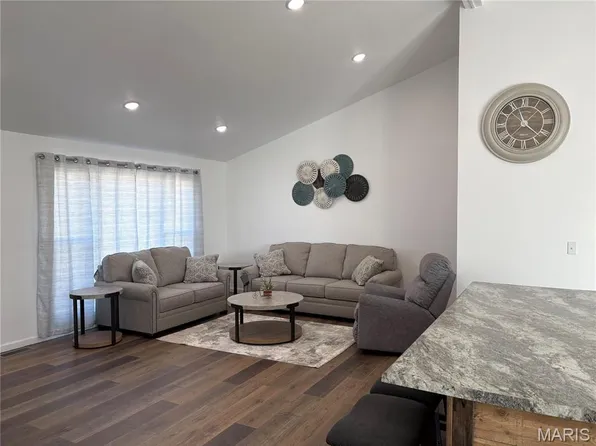 2304 Lee St, Poplar Bluff, MO 63901