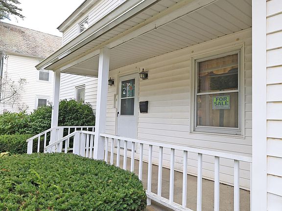 3rd image of 42 King St