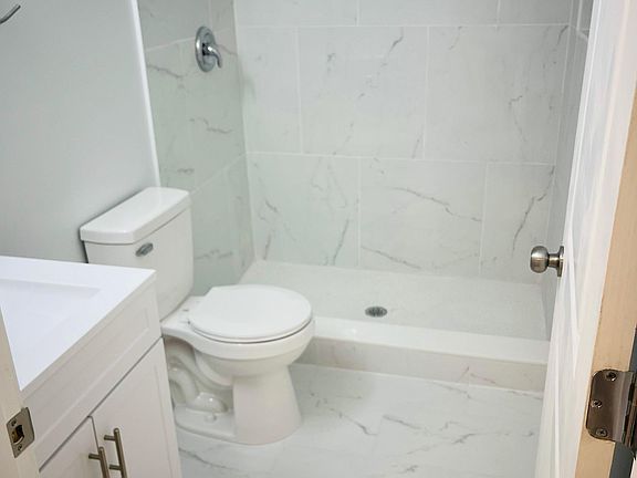 4th image of 10606 Wakeman Dr