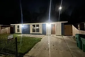 218 Homewood Pl — Photo 1