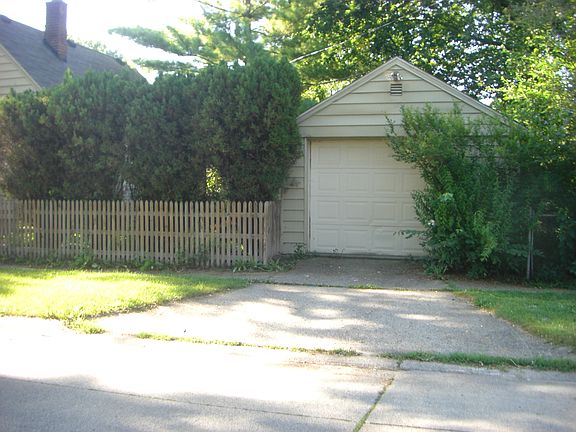 5th image of 15655 Kinloch