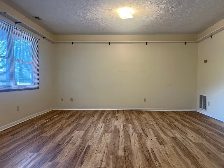 2858 University Ave — Photo 14