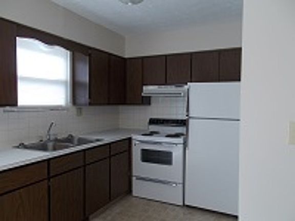 4th image of 7630-88 Stuhldreher St NW #7686