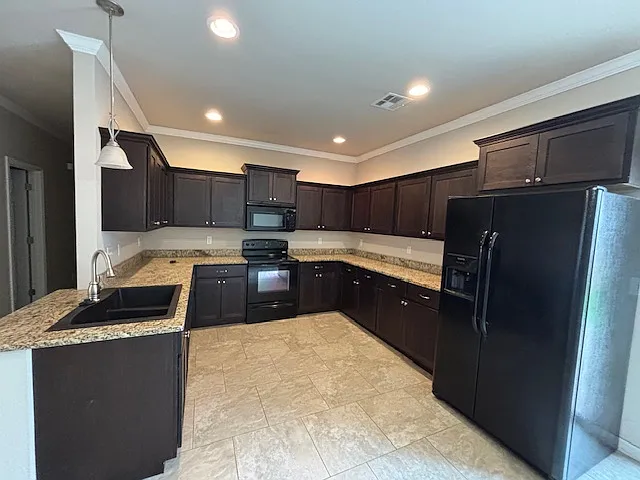 1421 W 14th Ave — Photo 5