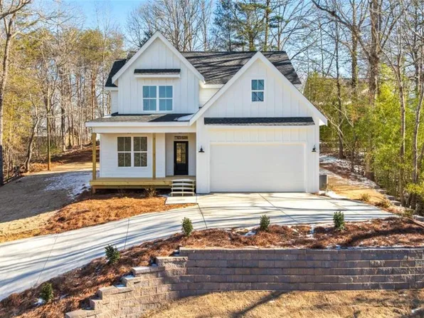 6144 Cardinal Dr, Gainesville, GA 30506