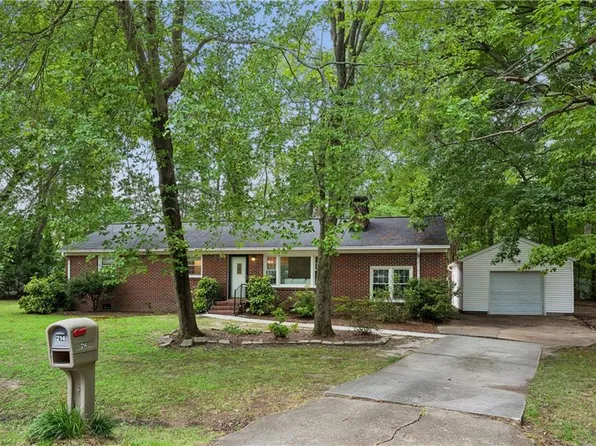 214 Greenland Dr, Yorktown, VA 23693
