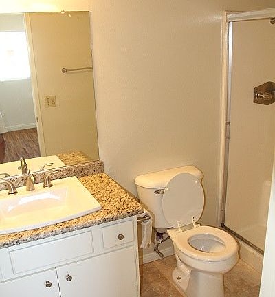 3rd image of 369 Orizaba Avenue # Top Flr