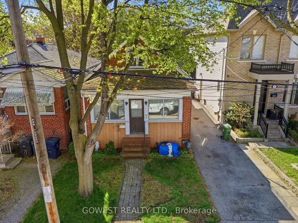 60 Warren Cres, Toronto, ON M6S 4S2