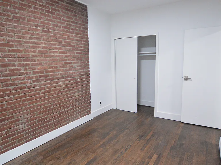 315 W 29th St #1B — Photo 2