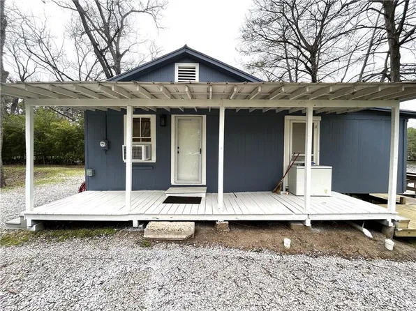 1357 Old River Rd, Mansura, LA 71350