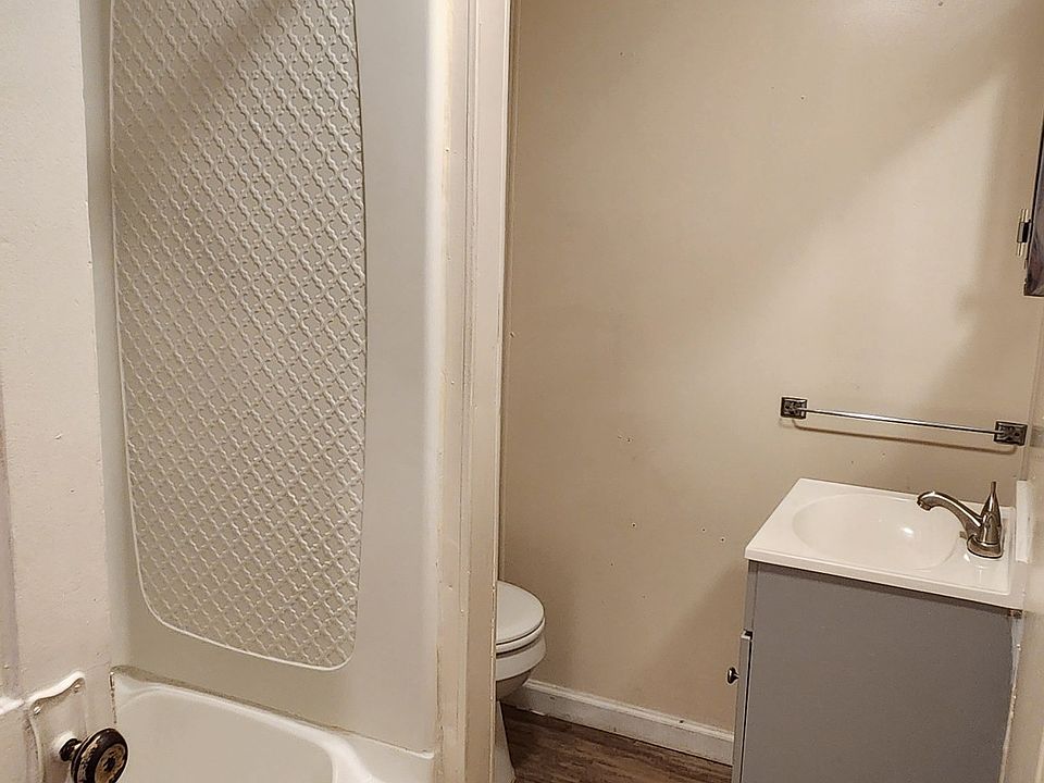 2nd image of 114 S 2nd St #2
