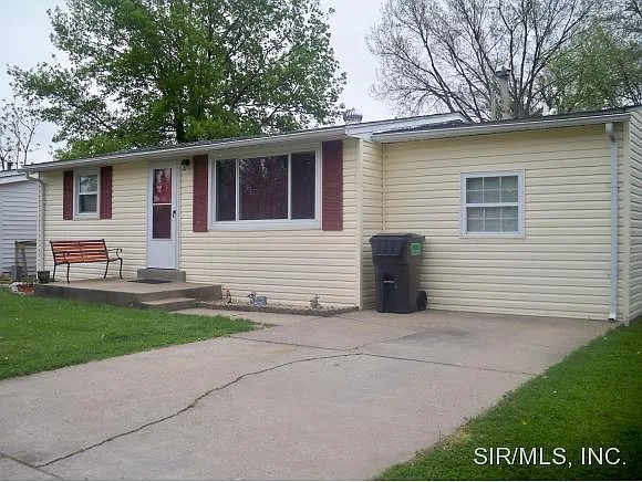 2356 Miracle Ave photo 1