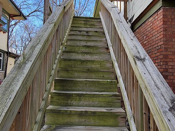 3rd image of 3928 Clark Ave