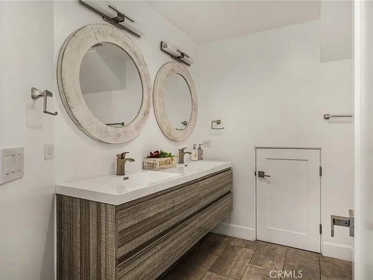 4405 Channel Pl — Photo 7