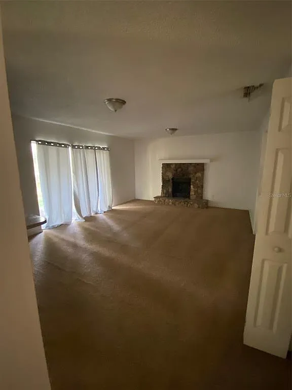 3 bed, 2.0 bath, 1466 sqft, $2,195 — Photo 2
