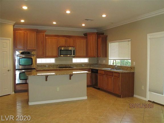 2nd image of 12220 Capilla Real Ave