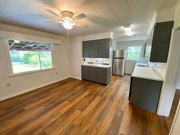 2nd image of 14728 Pennsylvania Ave