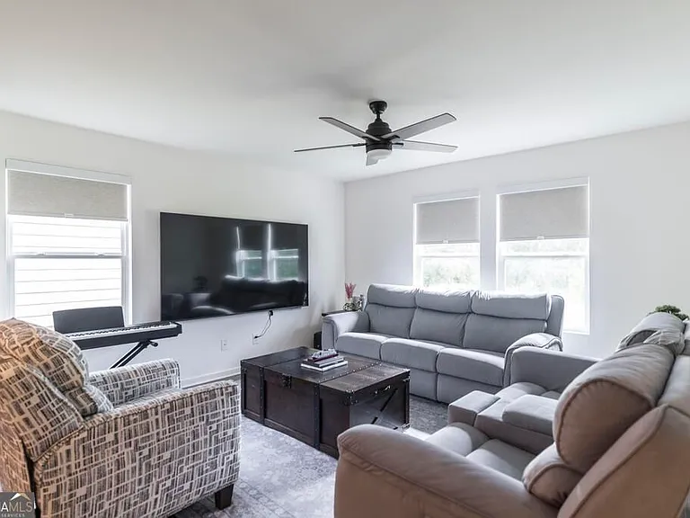 182 Lochwolde Dr — Photo 5