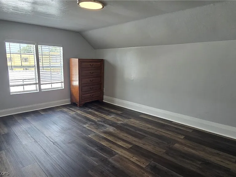 401 S Franklin St — Photo 17