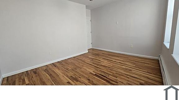 2nd image of 9517 Rockaway Beach Blvd APT 1