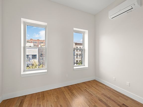 4th image of 242 Montrose Ave APT 3R