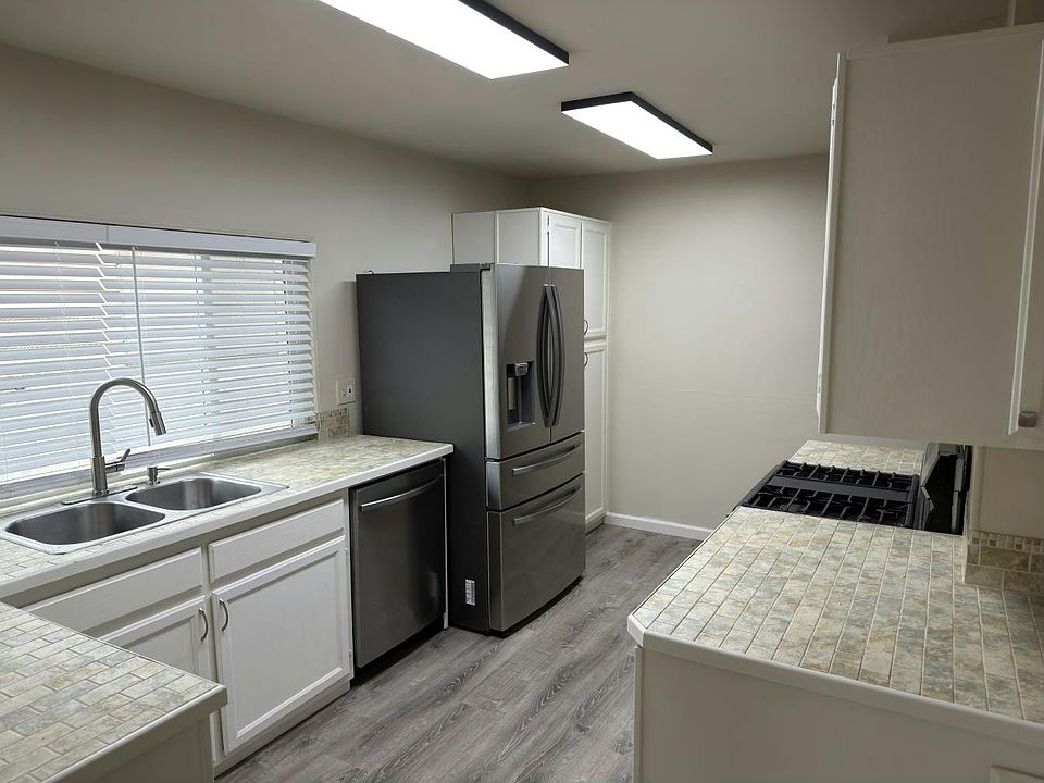 2nd image of 137 Kaseberg Dr #137