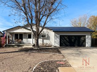505 Pleasantview Ln, Lakin, KS 67860