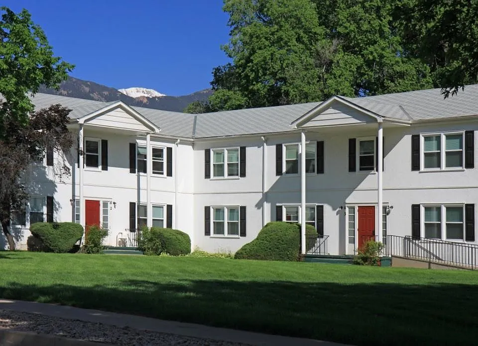 The Estates at Cheyenne Blvd