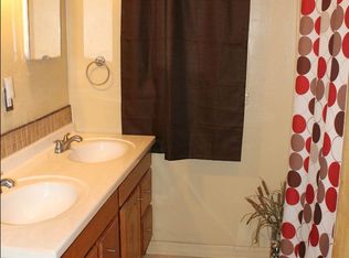 604 E 16th Ter, Hutchinson, KS 67501