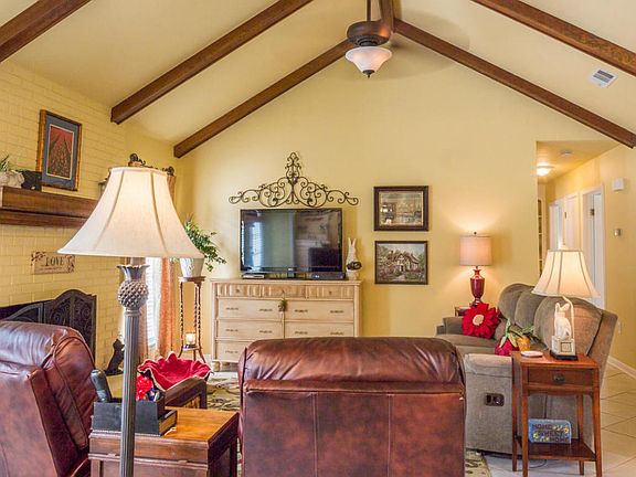 3rd image of 137 Brycewood Cir