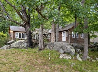18 Lakeside Dr, Guilford, CT 06437