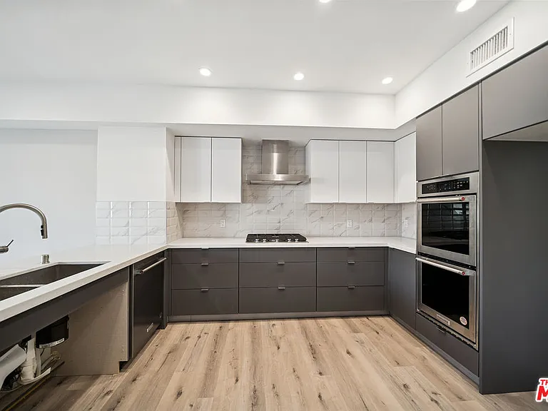 1051 S Corning St #501 — Photo 13