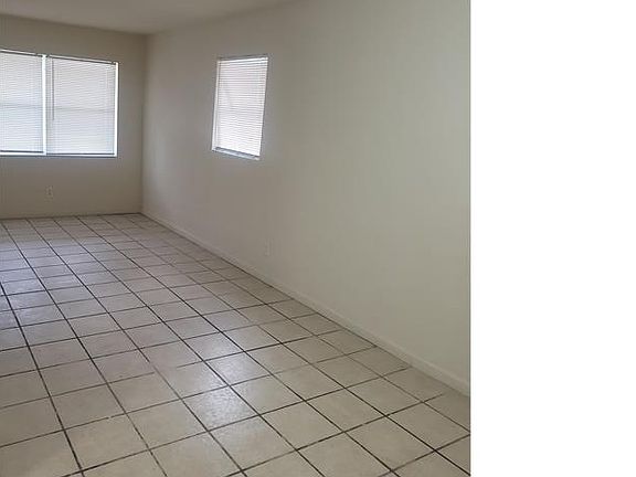 3rd image of 525 42nd St