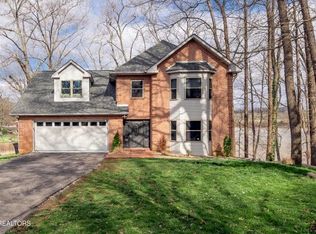 1200 River Oaks Dr, Kingston, TN 37763