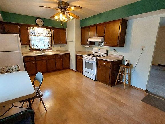 4th image of 3642 South 95th STREET