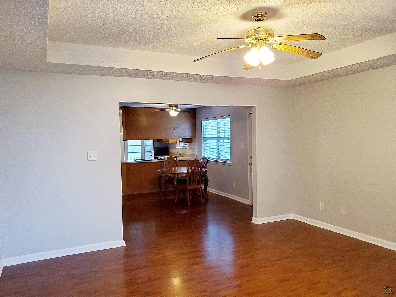 3 bed, 2.0 bath, 1292 sqft, $1,650 — Photo 4