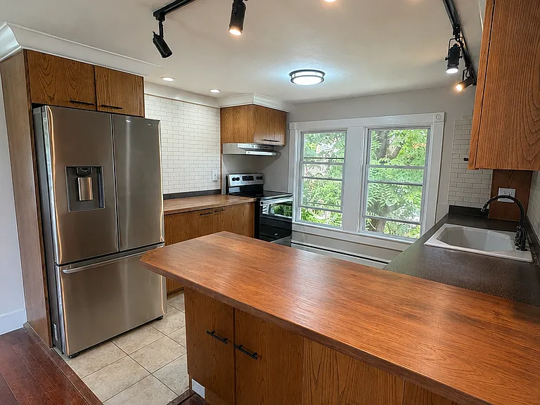 7 Brighton Ave #A — Photo 9