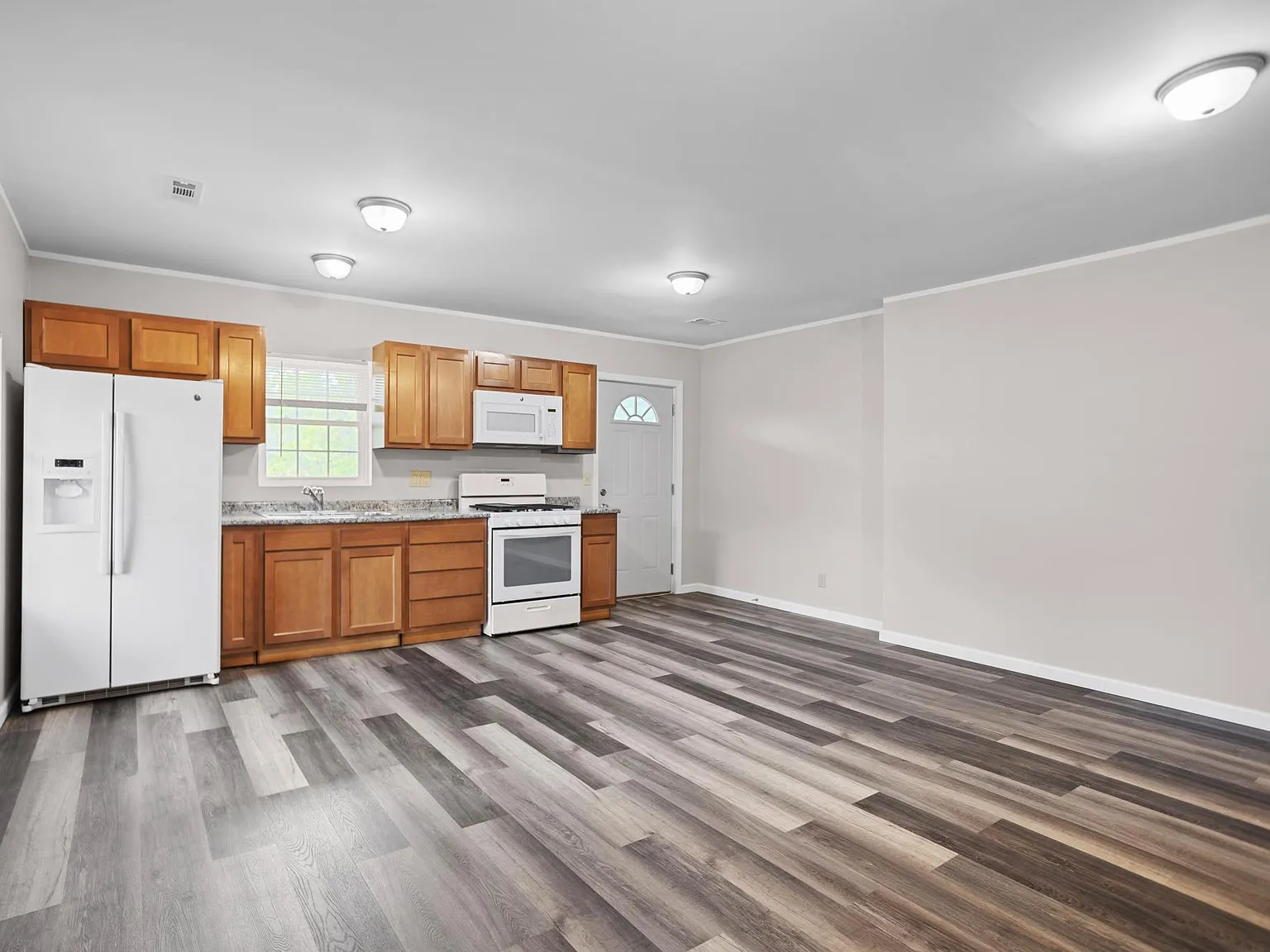 2 bed, 800 sqft, $1,100 — Photo 3