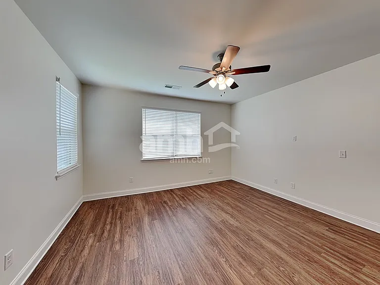 7068 Creeksong Dr — Photo 9