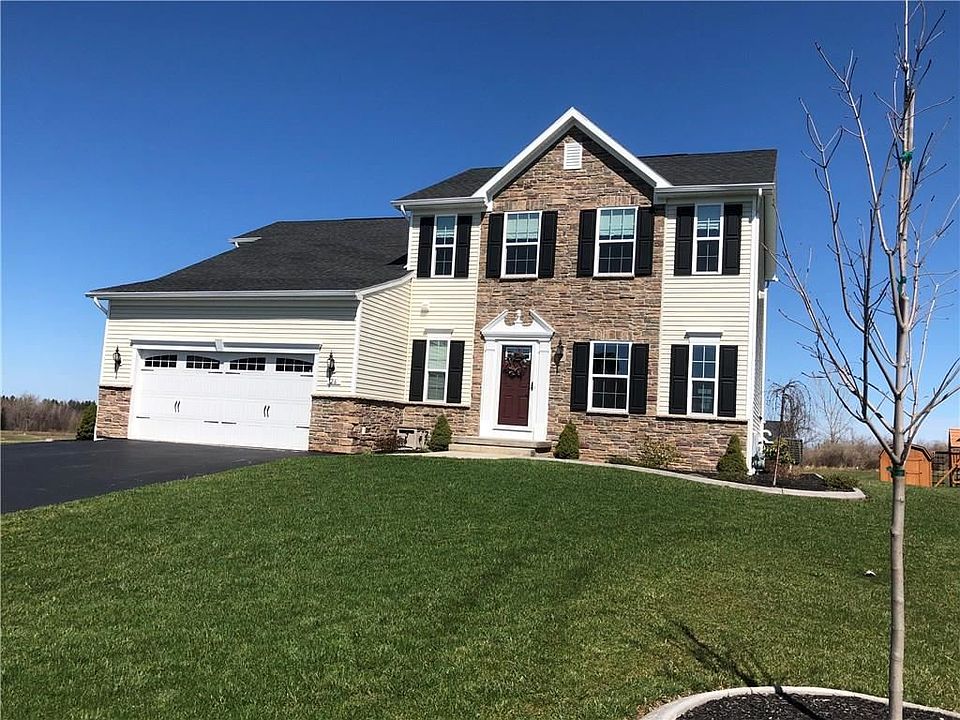 1st image of 26 Goldenhill Ln