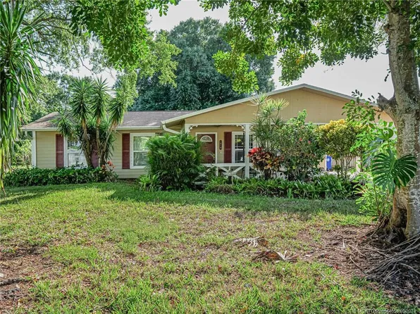 1216 32nd Avenue SW, Vero Beach, FL 32968